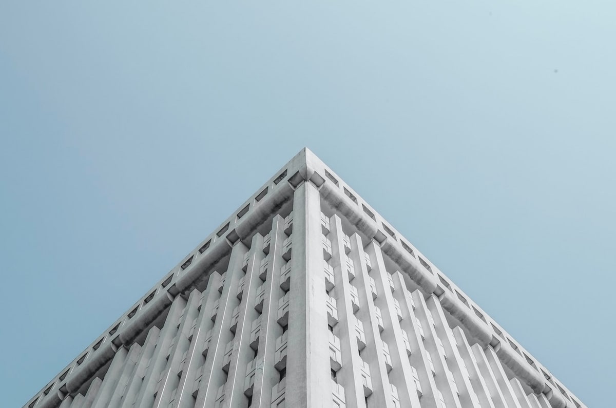 爱一帆里“看着像结论”的写法：其实是把“基本”读清楚，用用问答串起来理解